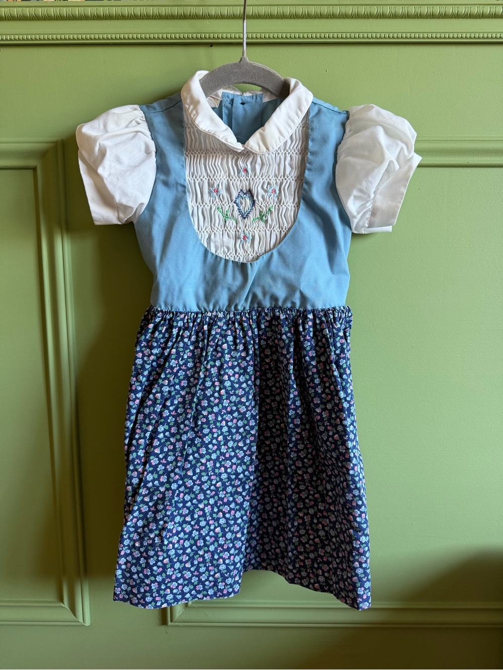 Vintage Disney Winnie the Pooh Smocked Blue Floral Kids Dress with White Collar